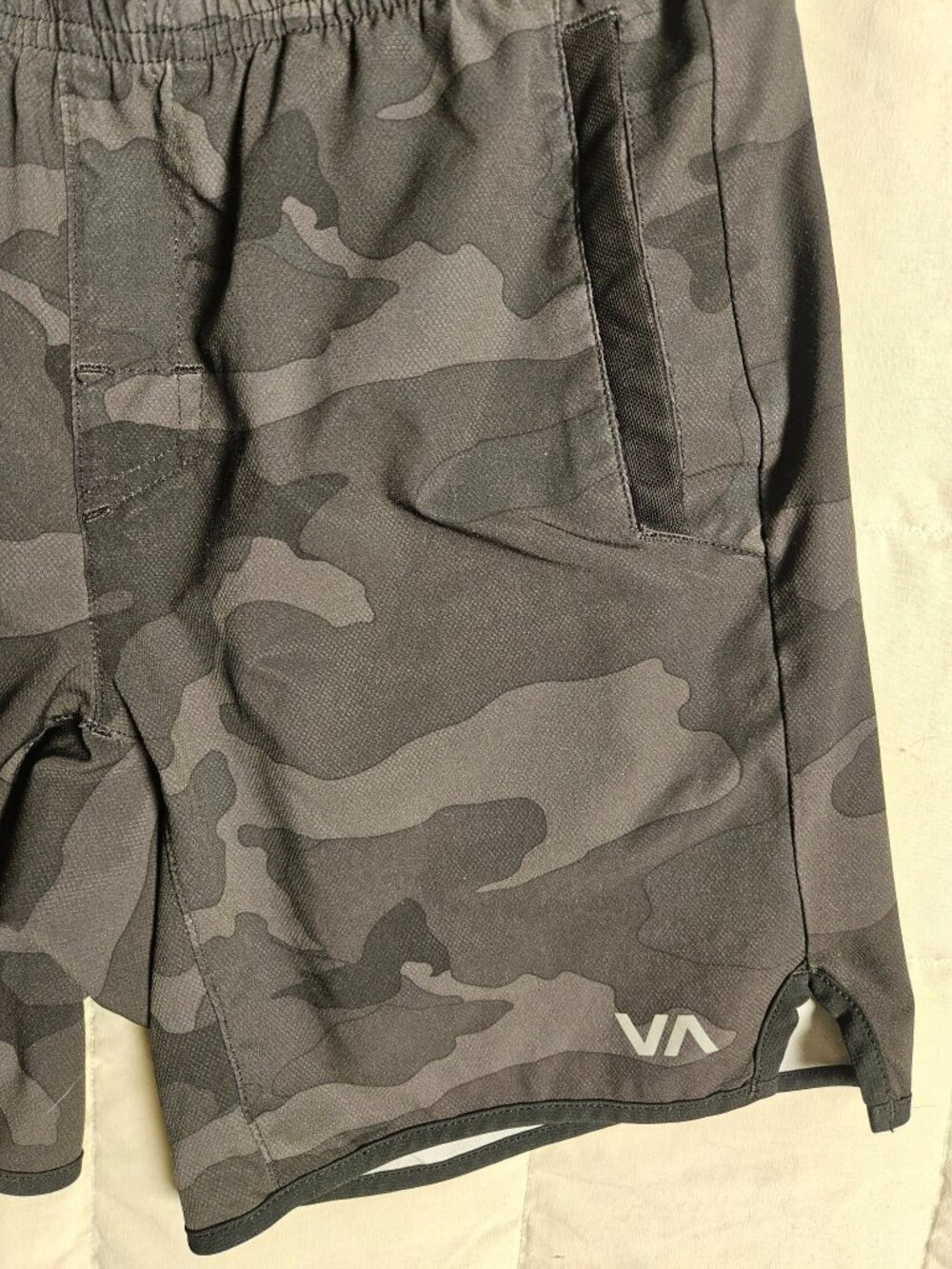 RVCA VA Camo Shorts Mens L Dark Camo Athletic Board Shorts